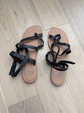 Gianni Bini Black Strappy Sandals